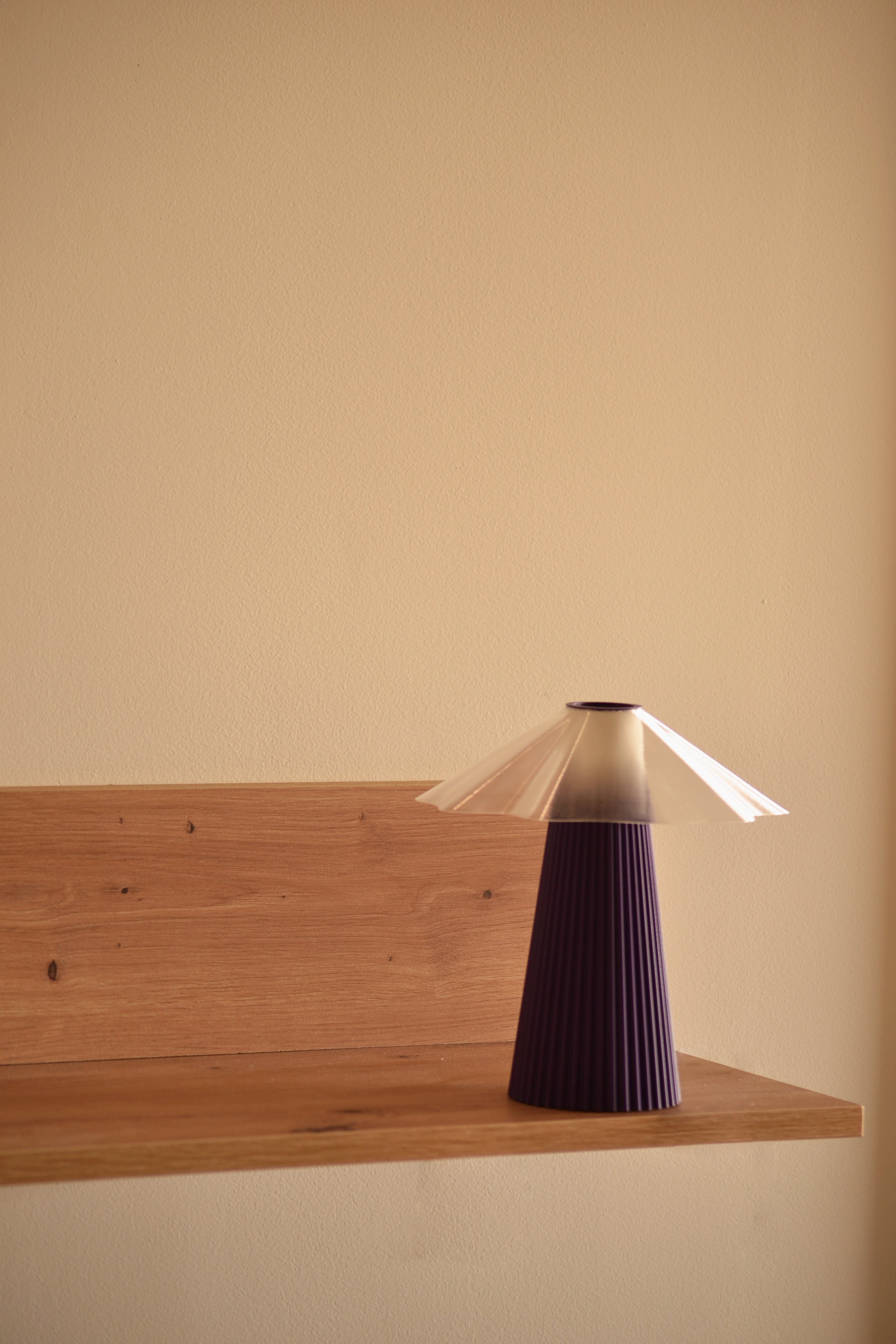 LÁMPARA PHYLLA - Morado