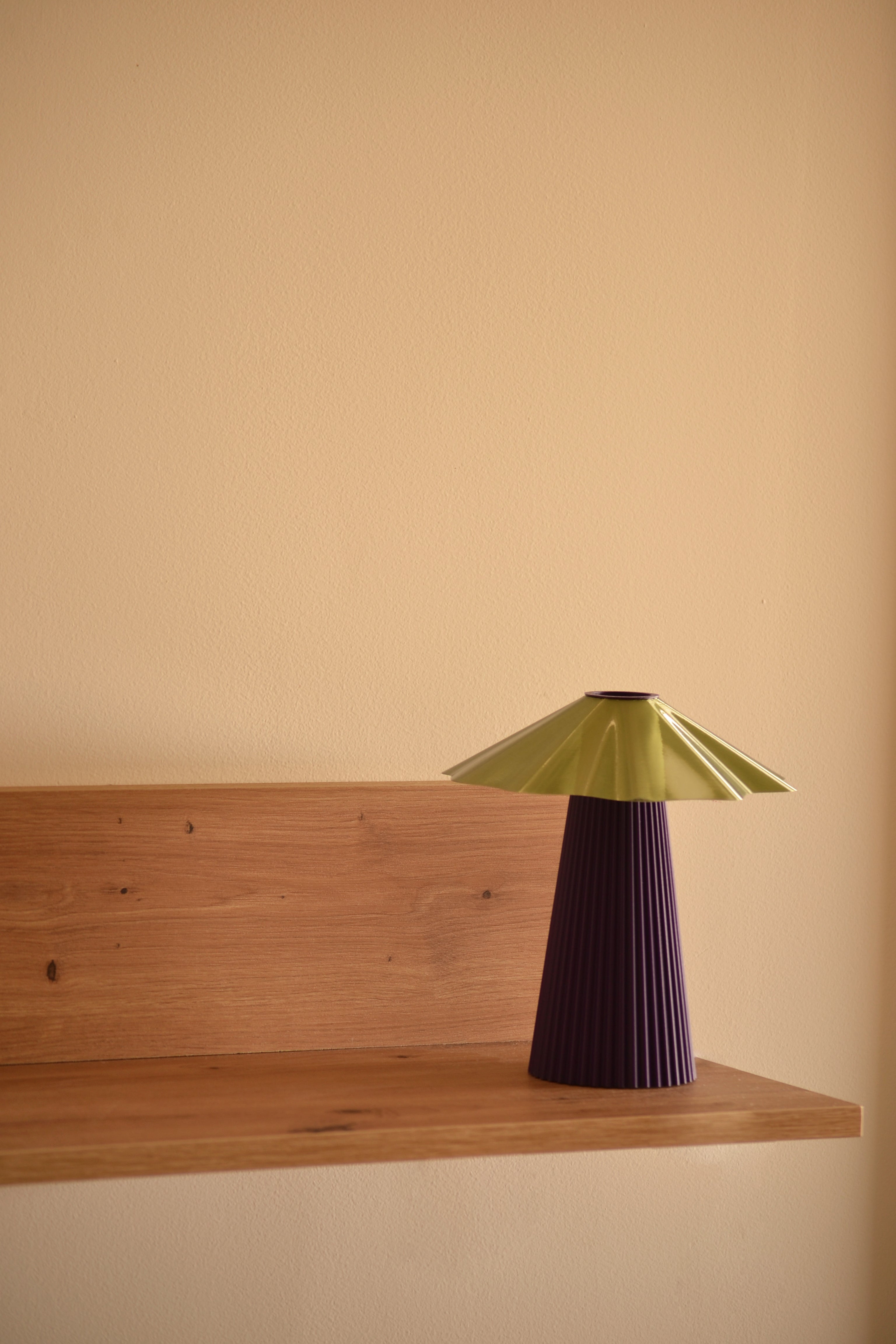 LÁMPARA PHYLLA - Morado